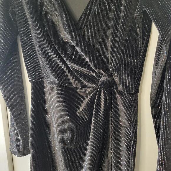 Trixxi black glitter long-sleeve V-neck wrap dress. Women's SM - Picture 4 of 9